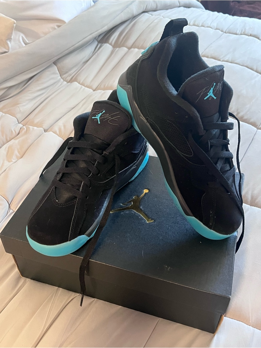 Jordan MVP 92 size 7y. Womens 8.5. Excellent condition.